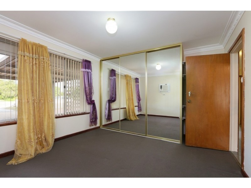 21 Parklands Square, Riverton WA 6148