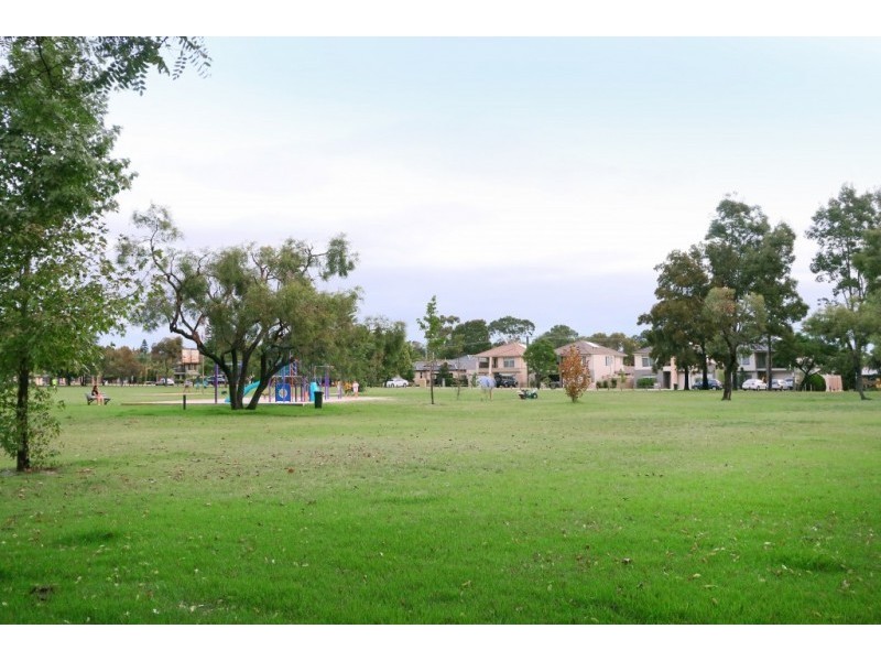 21 Parklands Square, Riverton WA 6148