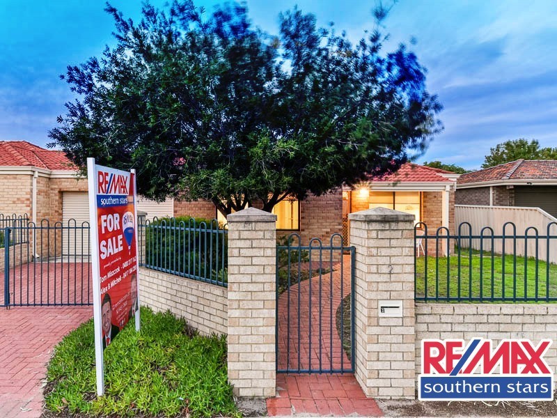 2/14 Stephen Street, Queens Park WA 6107