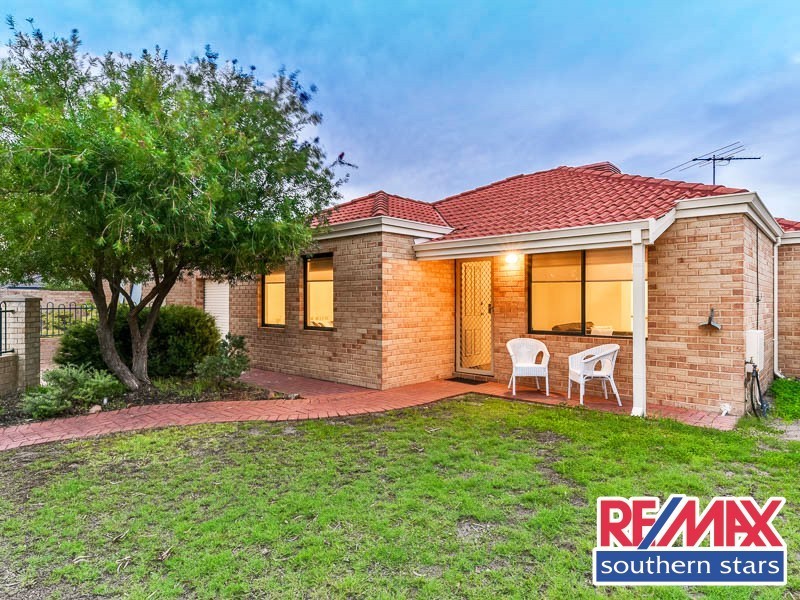 2/14 Stephen Street, Queens Park WA 6107