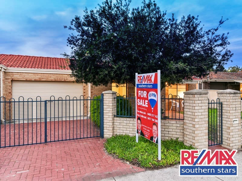 2/14 Stephen Street, Queens Park WA 6107