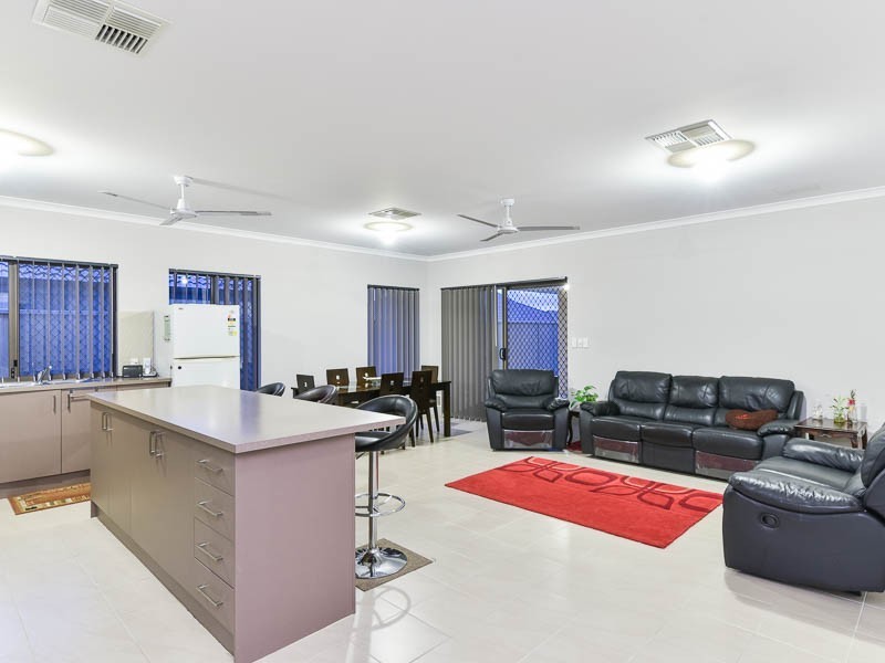 35 Kilkenny Loop, Brookdale WA 6112