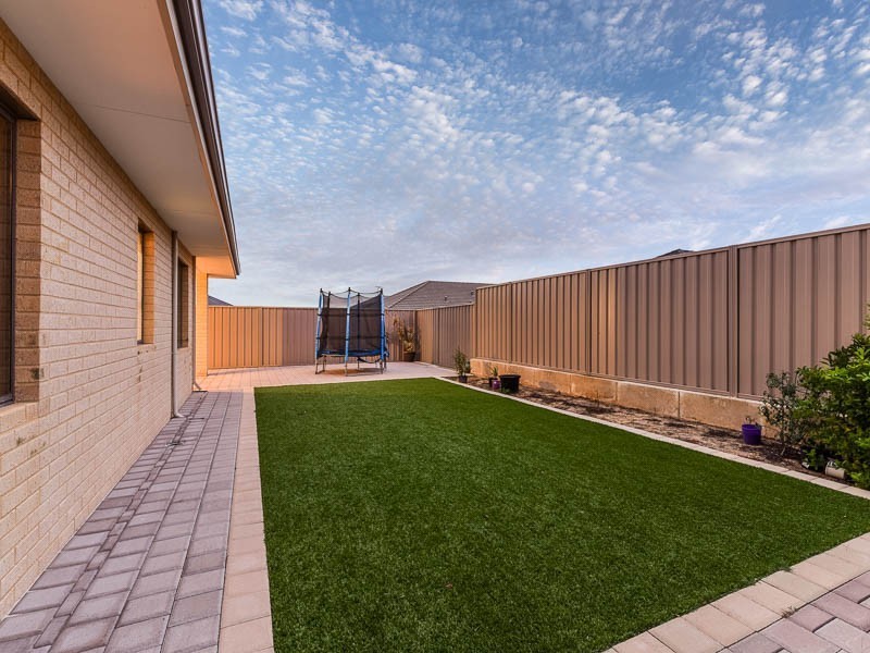 35 Kilkenny Loop, Brookdale WA 6112