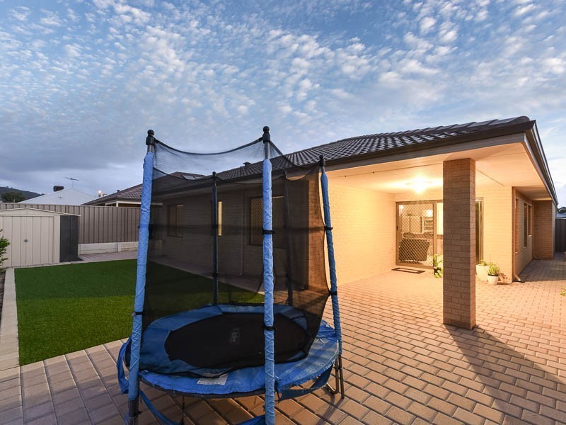 35 Kilkenny Loop, Brookdale WA 6112