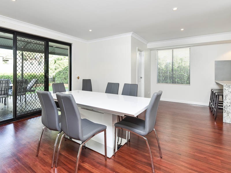 10 Hartfield Crescent, Leeming WA 6149