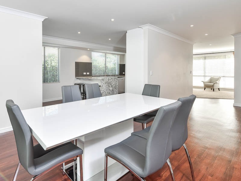 10 Hartfield Crescent, Leeming WA 6149