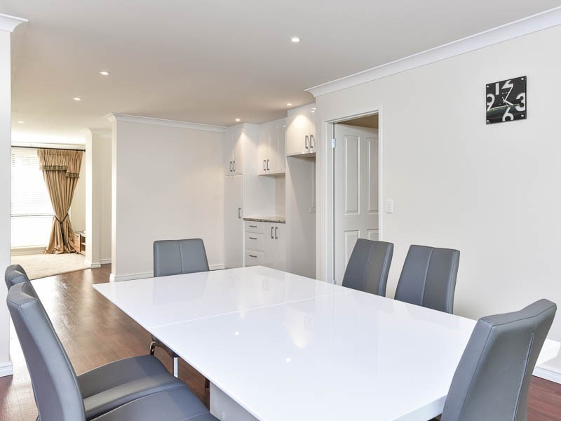 10 Hartfield Crescent, Leeming WA 6149