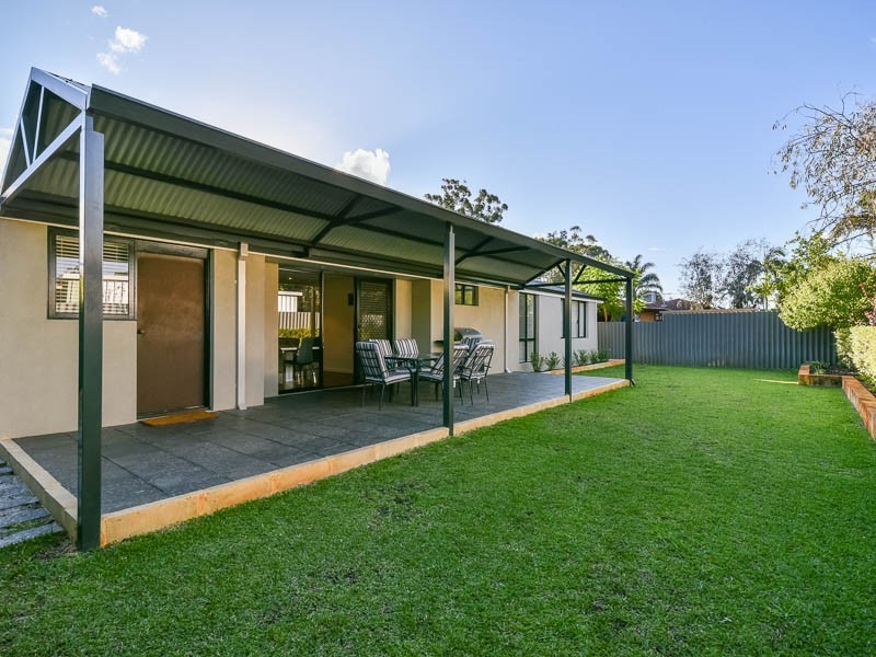 10 Hartfield Crescent, Leeming WA 6149