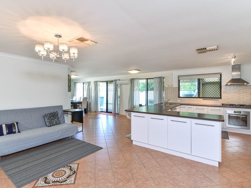 6 Turtledove Grove, East Cannington WA 6107