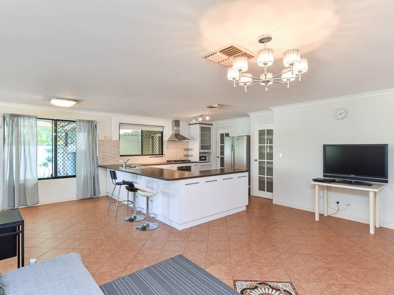 6 Turtledove Grove, East Cannington WA 6107