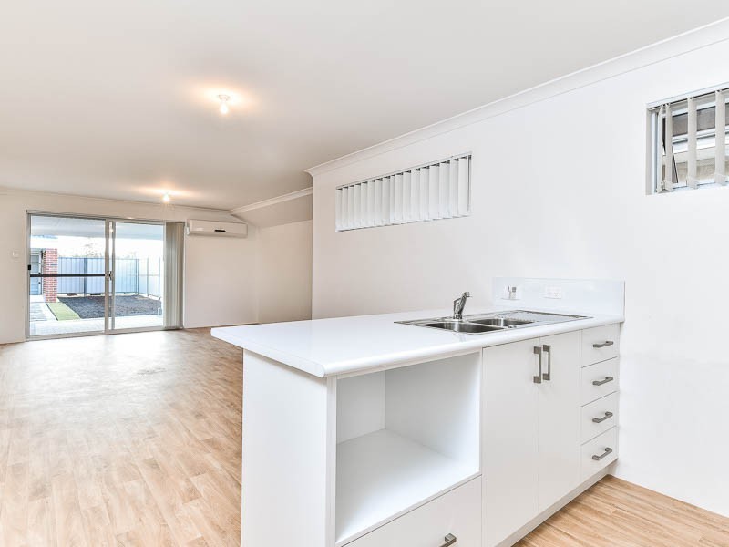 5 Lixnaw Lane, Beckenham WA 6107