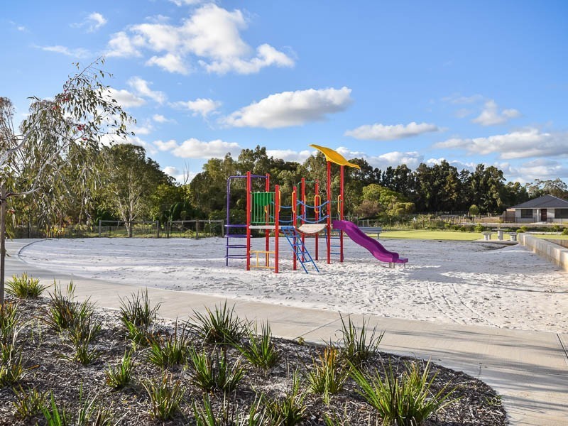 5 Lixnaw Lane, Beckenham WA 6107