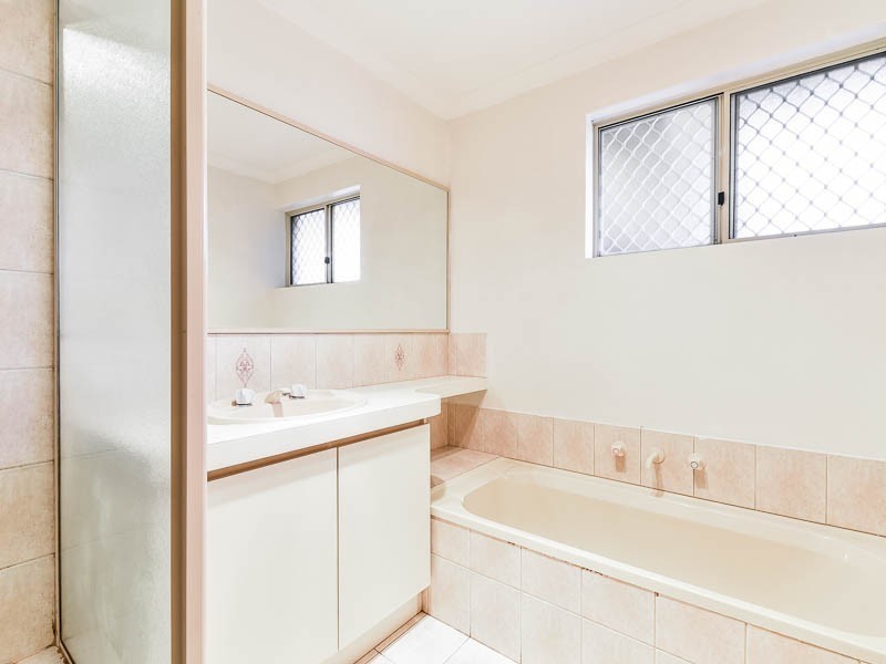 2/34 Mallard Way, Cannington WA 6107