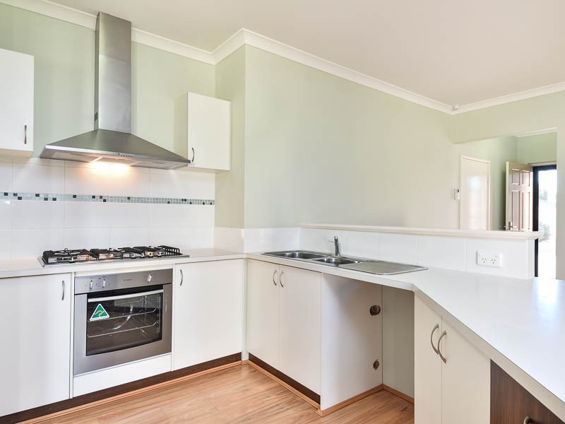 3/330 Wharf Street, Queens Park WA 6107