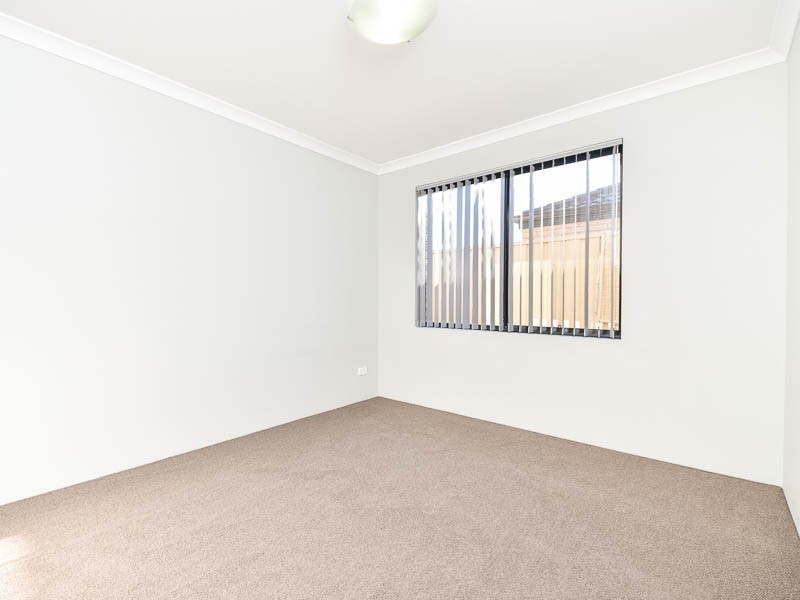 3/330 Wharf Street, Queens Park WA 6107