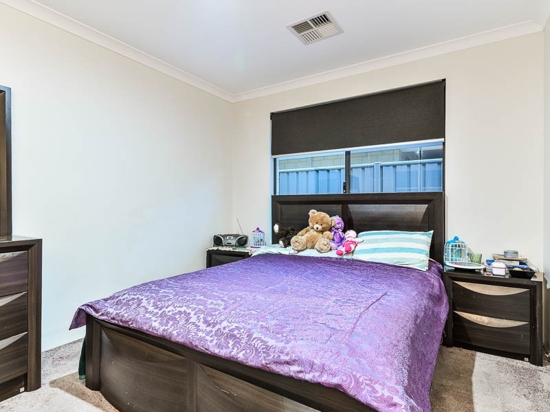 1 Reginald Street, Queens Park WA 6107