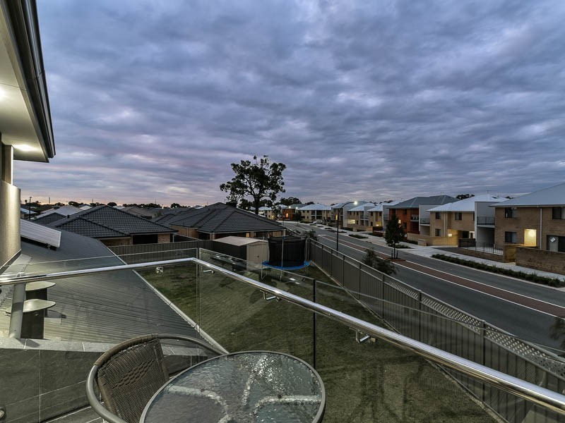 1 Reginald Street, Queens Park WA 6107