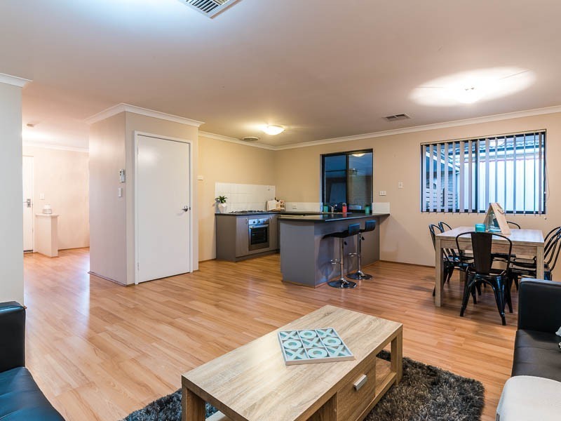 59b Cross Street, Queens Park WA 6107