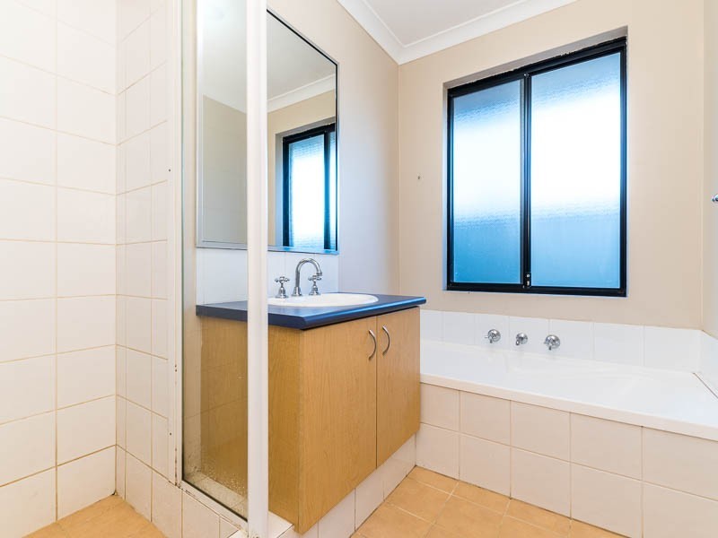 59b Cross Street, Queens Park WA 6107