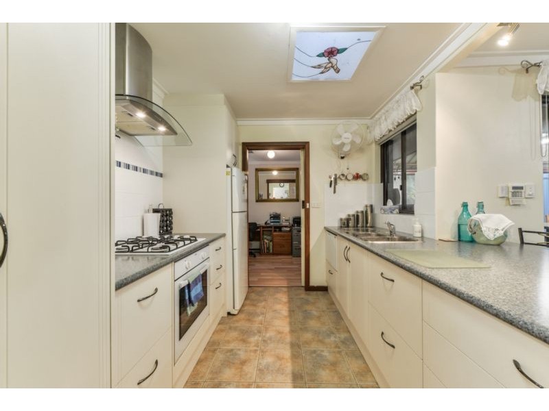 42 Kenneth Road, High Wycombe WA 6057