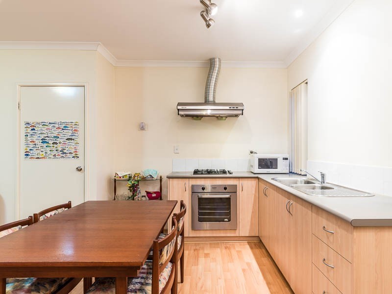 4/104 Station Street, East Cannington WA 6107