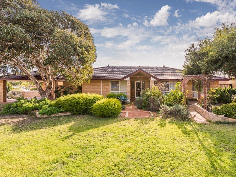 20 Derwent Crescent, Success WA 6164