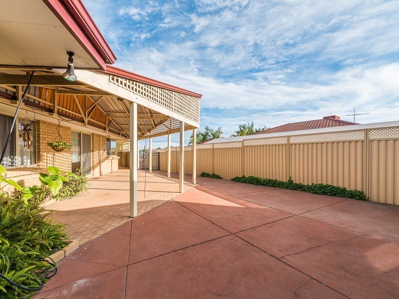 20 Derwent Crescent, Success WA 6164