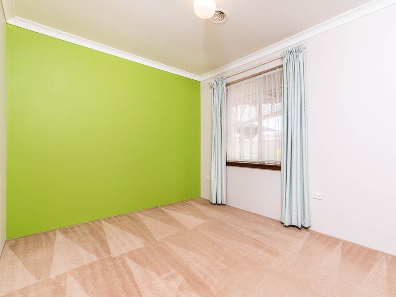 20 Derwent Crescent, Success WA 6164