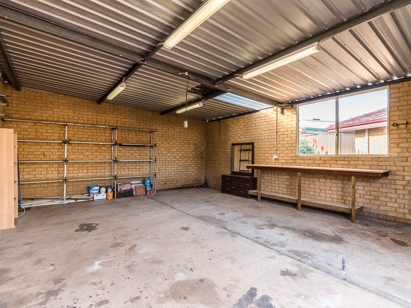 20 Derwent Crescent, Success WA 6164