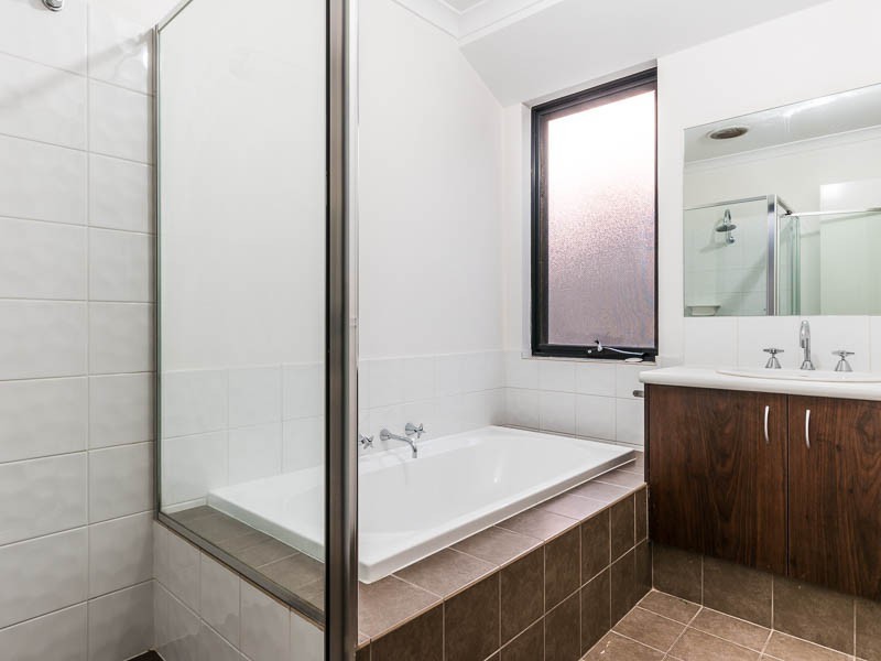 23 Ayer Road, Queens Park WA 6107