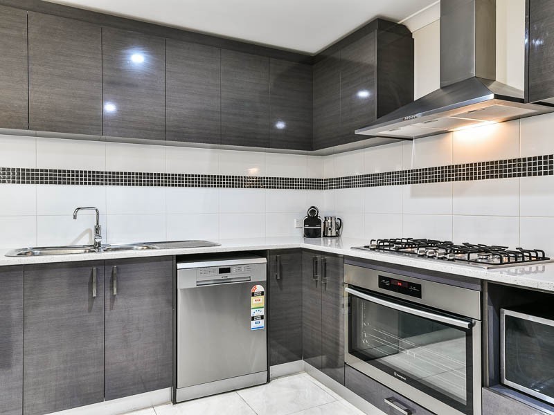 1 Reginald Street, Queens Park WA 6107