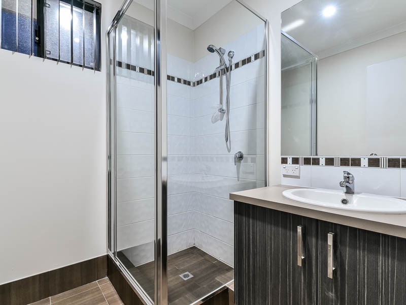 1 Reginald Street, Queens Park WA 6107