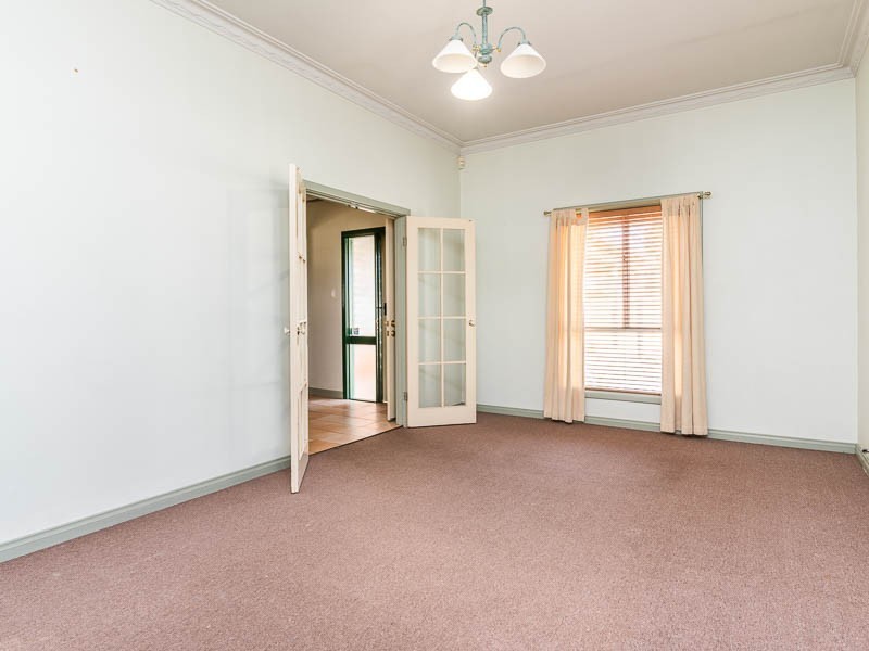 118 Station Street, East Cannington WA 6107