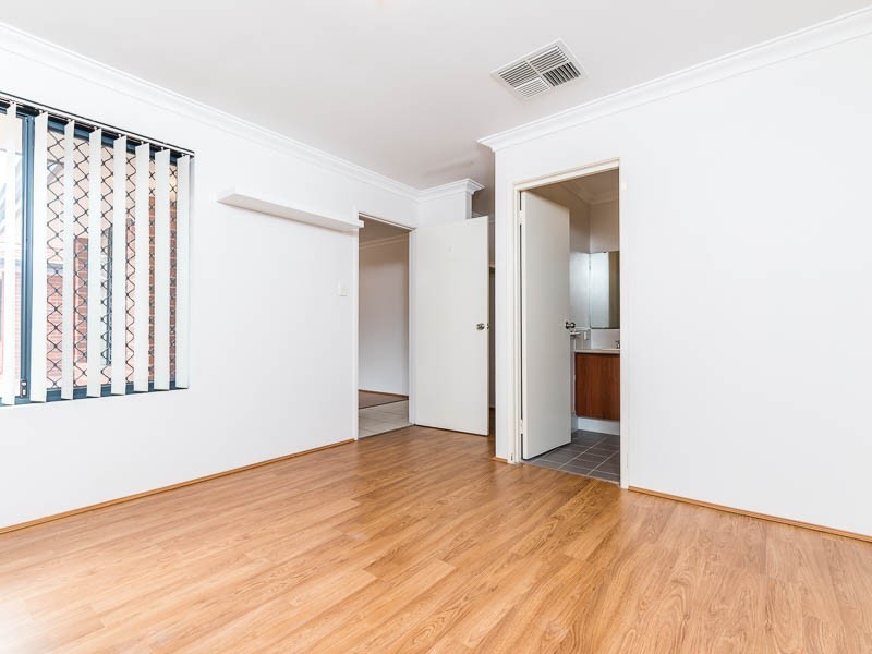 4/147 Sevenoaks Street, Cannington WA 6107