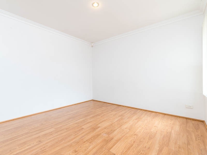 4/147 Sevenoaks Street, Cannington WA 6107