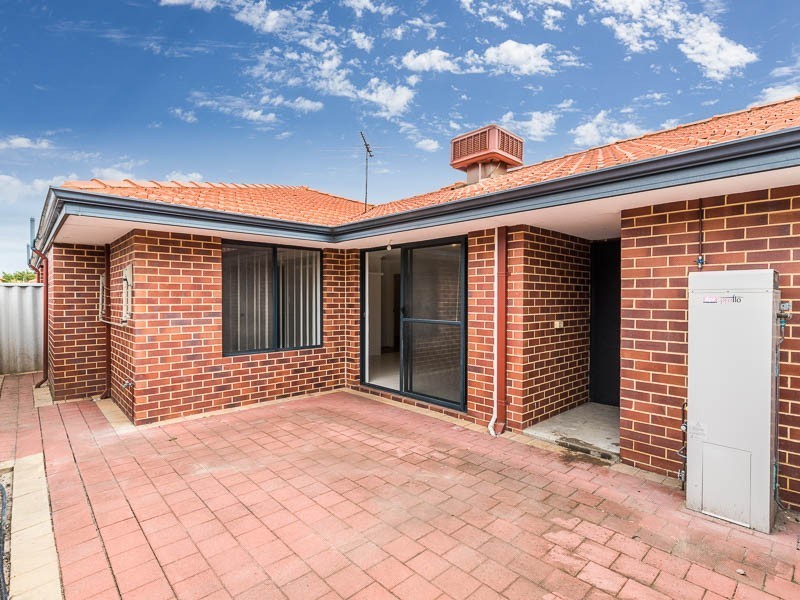 4/147 Sevenoaks Street, Cannington WA 6107