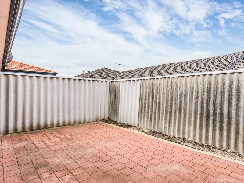 4/147 Sevenoaks Street, Cannington WA 6107