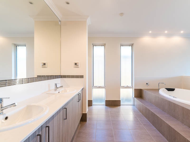 4 Clearwater Drive, Southern River WA 6110