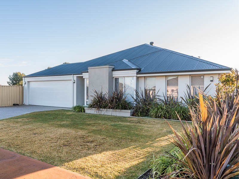 4 Clearwater Drive, Southern River WA 6110