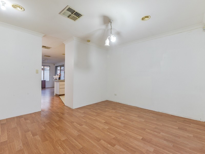 2a Fleming Avenue, Bentley WA 6102