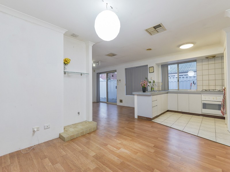 2a Fleming Avenue, Bentley WA 6102