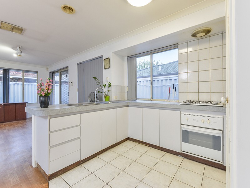 2a Fleming Avenue, Bentley WA 6102