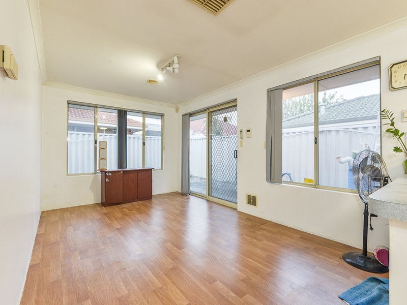 2a Fleming Avenue, Bentley WA 6102