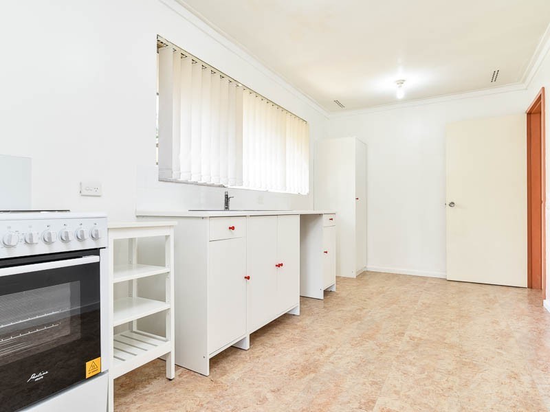 21 Kenwick Rd, Kenwick WA 6107