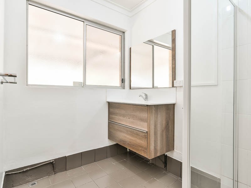 21 Kenwick Rd, Kenwick WA 6107