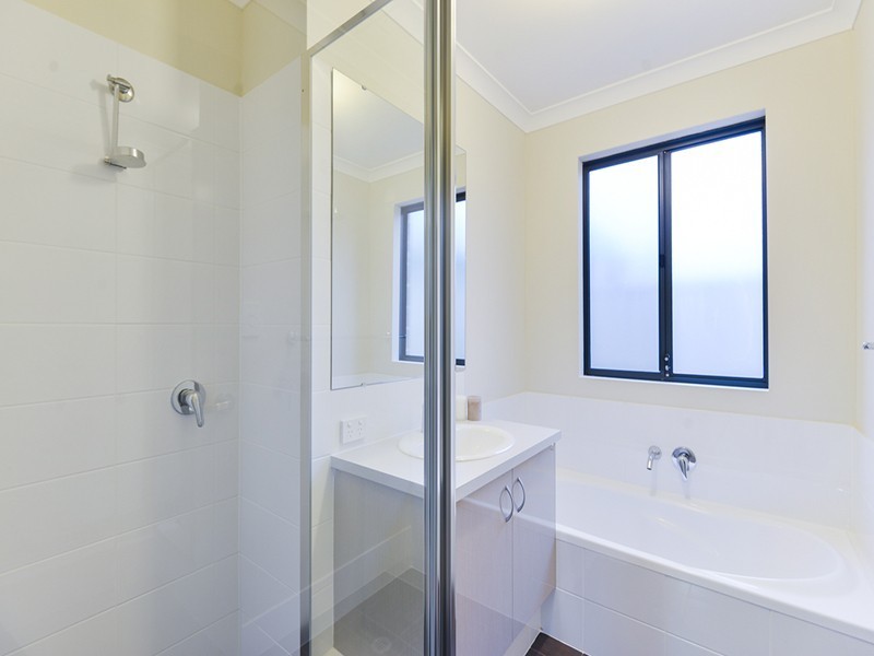 27b Hartfield Street, Queens Park WA 6107