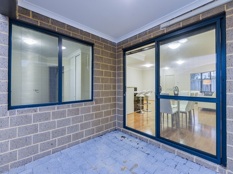 27b Hartfield Street, Queens Park WA 6107