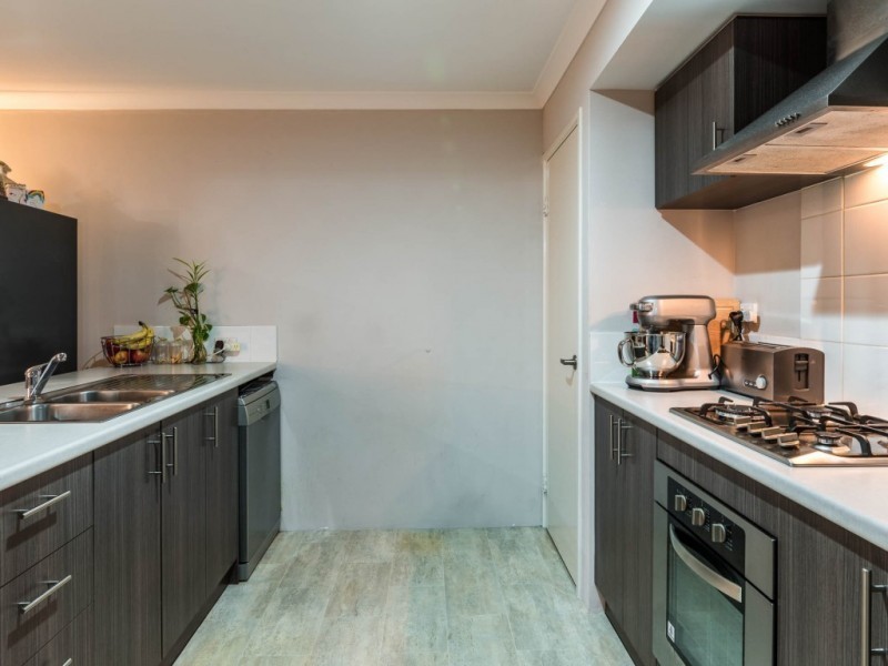 8 Catani Way, Hilbert WA 6112