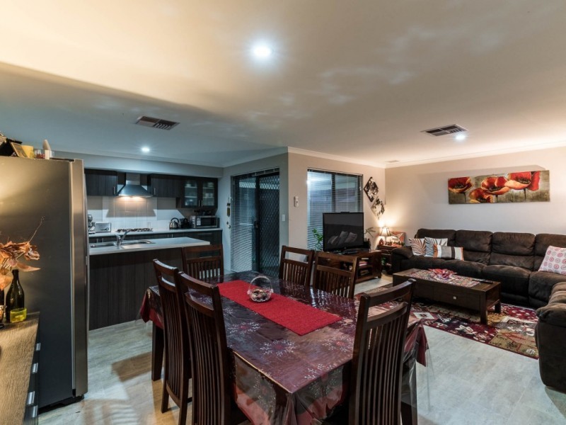 8 Catani Way, Hilbert WA 6112