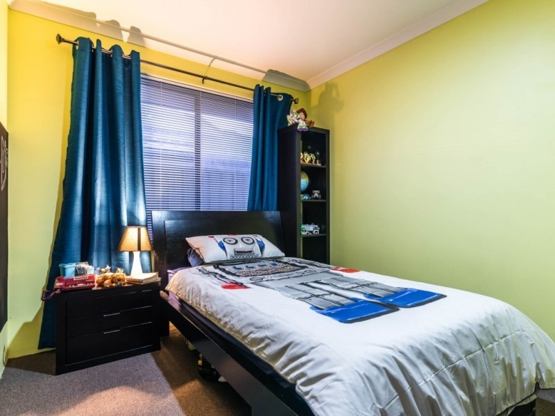 8 Catani Way, Hilbert WA 6112